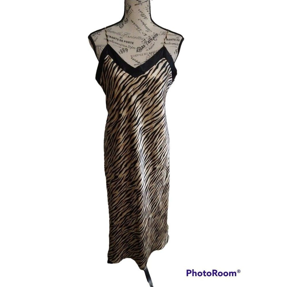 Secret treasures Zebra Vneck maxi Dress vintage Y2k Feminine